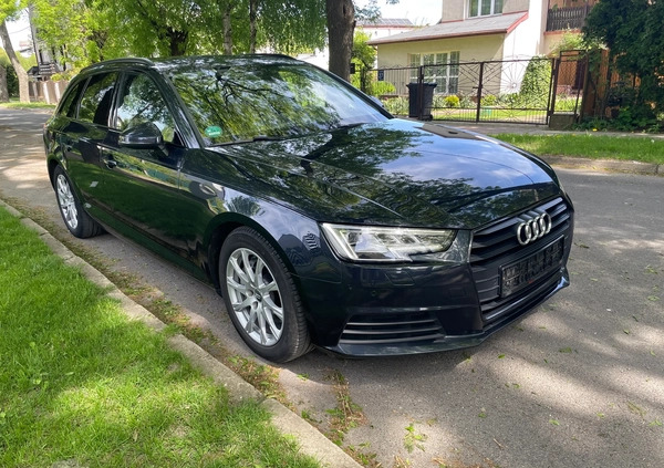 Audi A4 cena 69900 przebieg: 199999, rok produkcji 2017 z Lublin małe 301